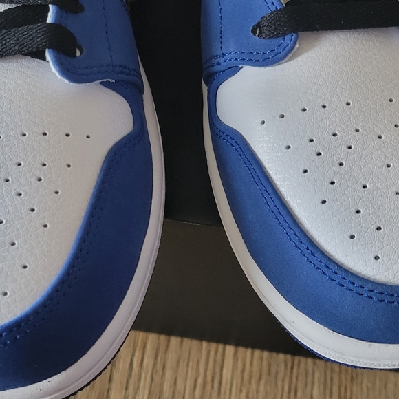 Air Jordan 1 Mid SE - Picture 8 of 15